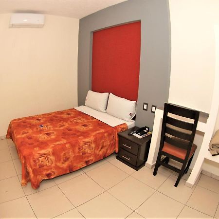 Hotel Jorge Alejandro グアダラハラ エクステリア 写真