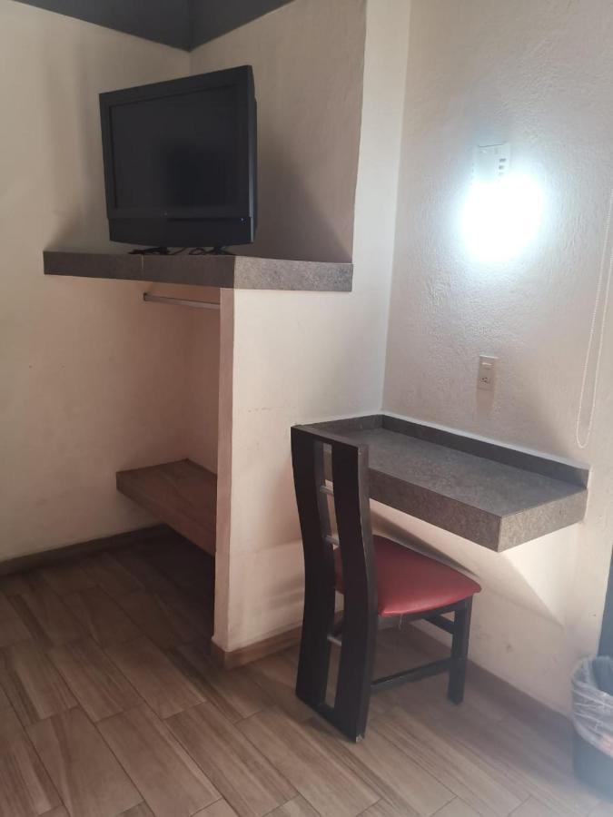 Hotel Jorge Alejandro グアダラハラ エクステリア 写真