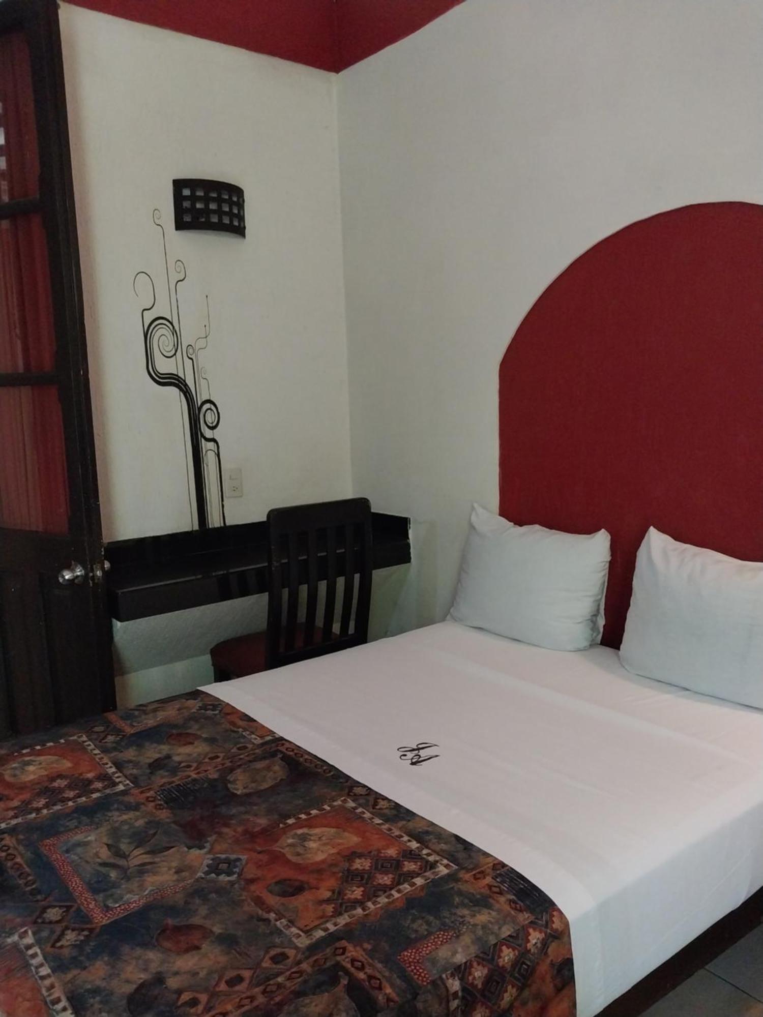 Hotel Jorge Alejandro グアダラハラ エクステリア 写真