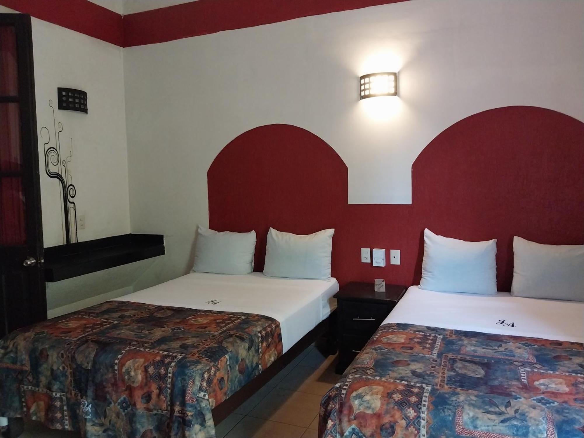 Hotel Jorge Alejandro グアダラハラ エクステリア 写真