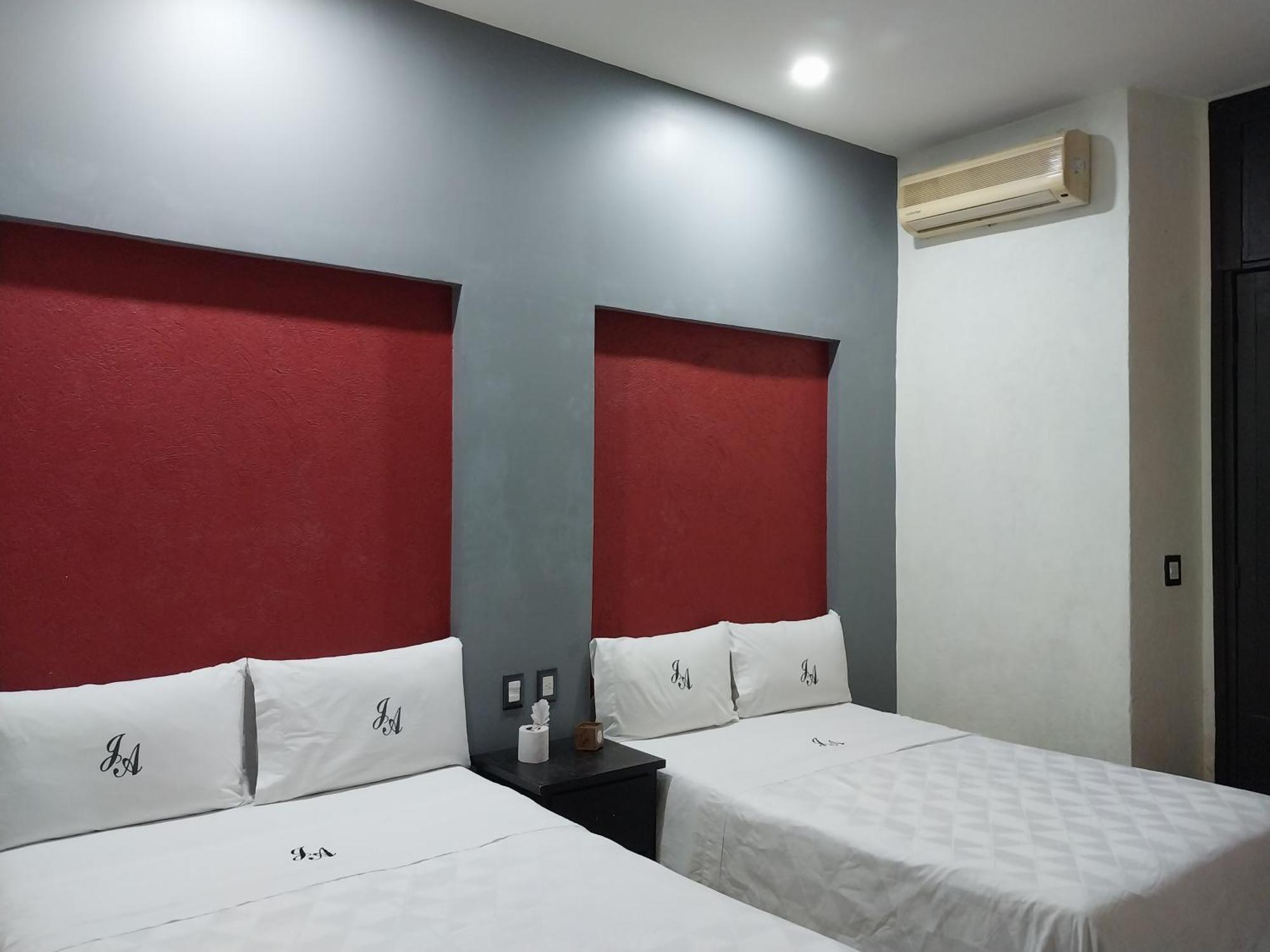 Hotel Jorge Alejandro グアダラハラ エクステリア 写真