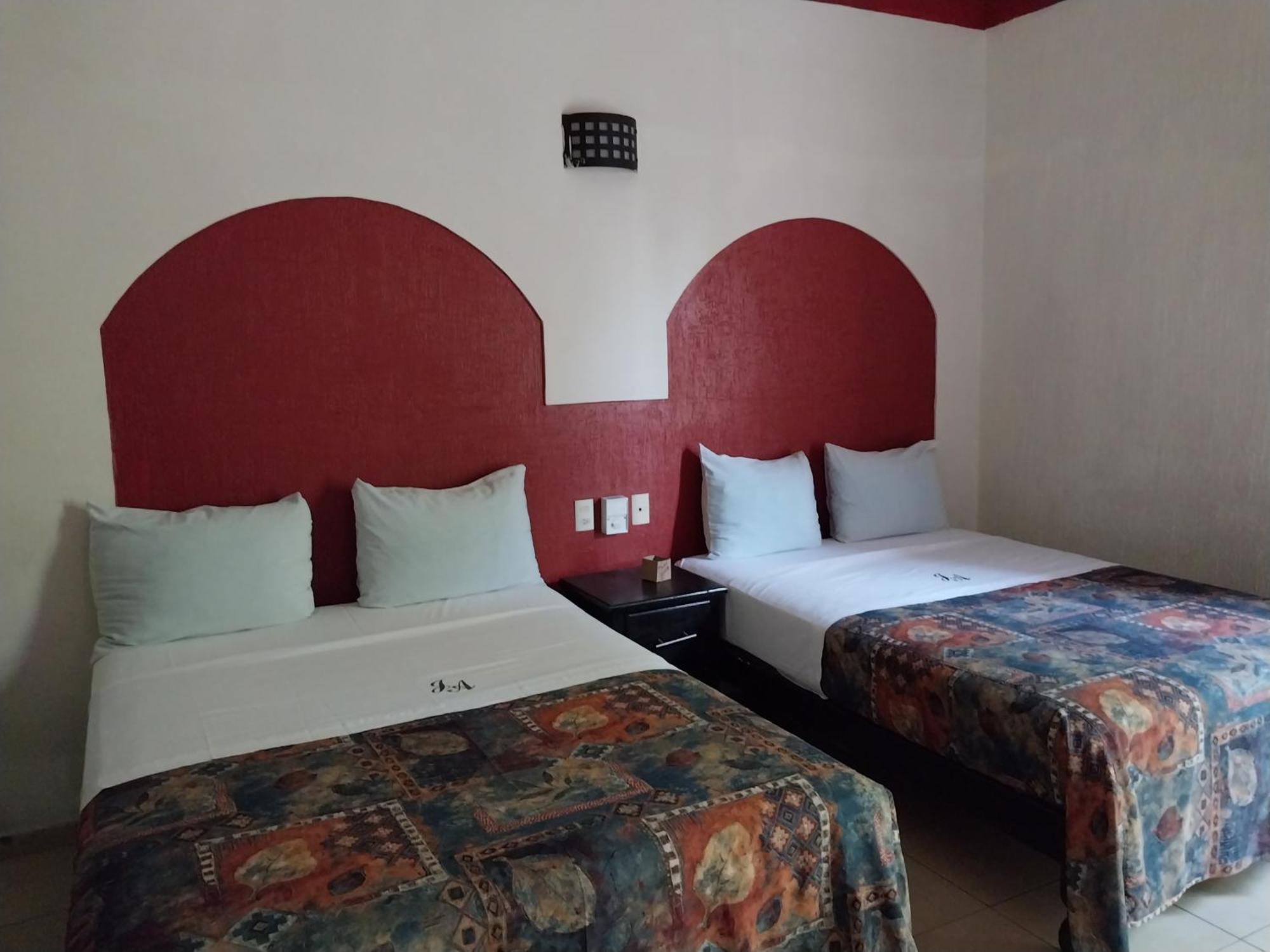 Hotel Jorge Alejandro グアダラハラ エクステリア 写真
